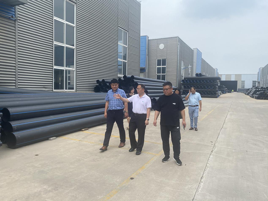 中国塑协理事长王占杰调研洁润管业(图2)